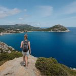 Les meilleures randonnées secrètes autour de Porto-Vecchio : criques, maquis et panoramas d’exception